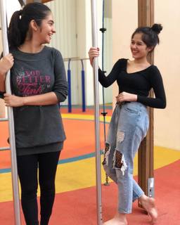 Jannat Zubair Rahmani feet photo thumbnail