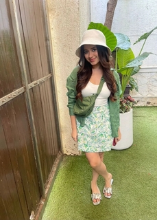 Jannat Zubair Rahmani feet photo thumbnail