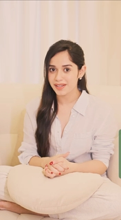Jannat Zubair Rahmani feet photo thumbnail