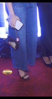 Jannat Zubair Rahmani feet photo thumbnail