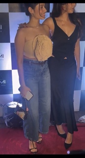 Jannat Zubair Rahmani feet photo thumbnail