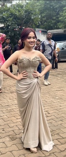 Jannat Zubair Rahmani feet photo thumbnail