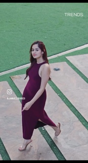 Jannat Zubair Rahmani feet photo thumbnail