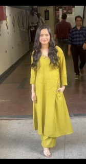 Jannat Zubair Rahmani feet photo thumbnail