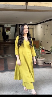 Jannat Zubair Rahmani feet photo thumbnail