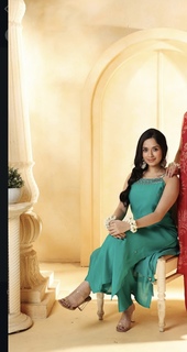Jannat Zubair Rahmani feet photo thumbnail