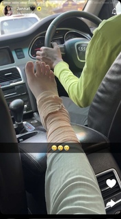 Jannat Zubair Rahmani feet photo thumbnail