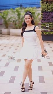 Jannat Zubair Rahmani feet photo thumbnail