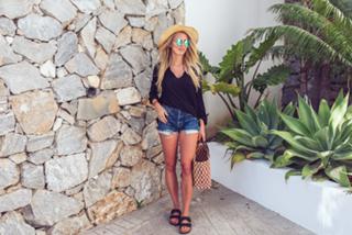 Janni Deler feet photo 15