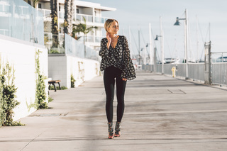 Janni Deler feet photo 3