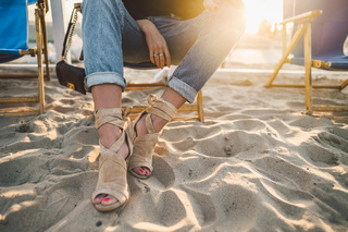 Janni Deler feet photo 10