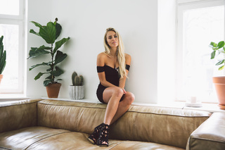 Janni Deler feet photo 18