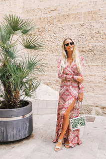 Janni Deler feet photo 1