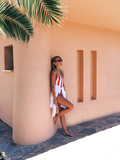 Janni Deler feet photo 1