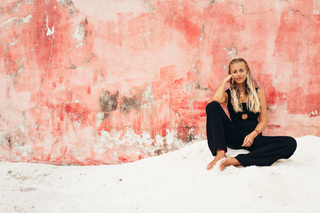 Janni Deler feet photo 5