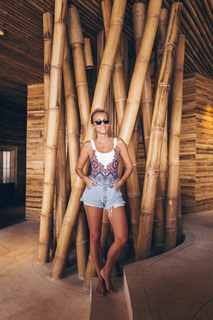 Janni Deler feet photo 1