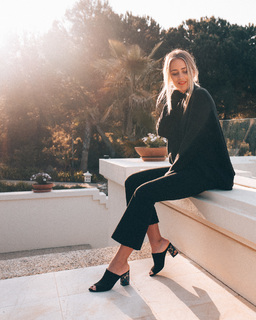 Janni Deler feet photo 4