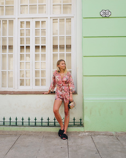 Janni Deler feet photo 1
