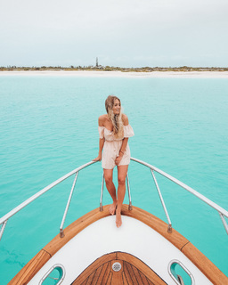 Janni Deler feet photo 1