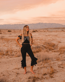 Janni Deler feet photo 17