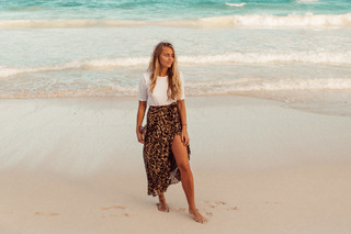 Janni Deler feet photo 9