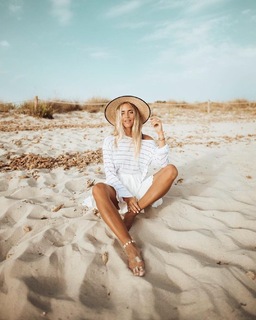 Janni Deler feet photo 19
