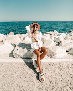 Janni Deler feet photo 17