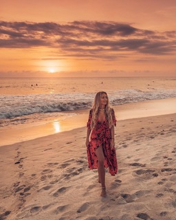 Janni Deler feet photo 2