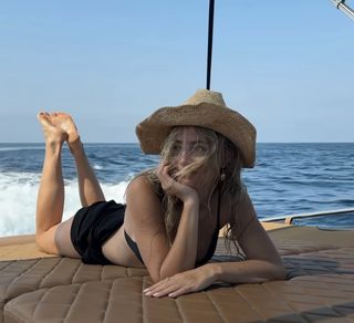Janni Deler feet photo 7