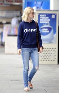 January Jones feet photo thumbnail