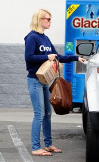 January Jones feet photo thumbnail