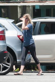 January Jones feet photo thumbnail