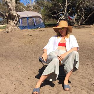 January Jones feet photo thumbnail