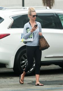 January Jones feet photo thumbnail