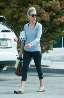 January Jones feet photo thumbnail