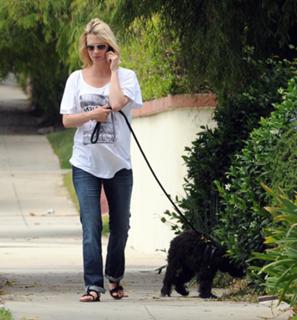 January Jones feet photo thumbnail