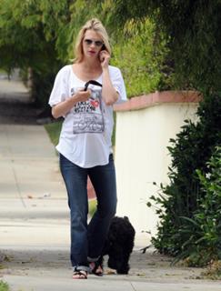 January Jones feet photo thumbnail