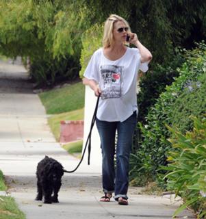 January Jones feet photo thumbnail