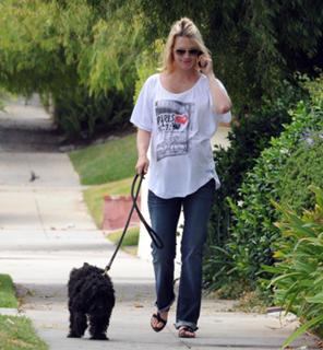 January Jones feet photo thumbnail