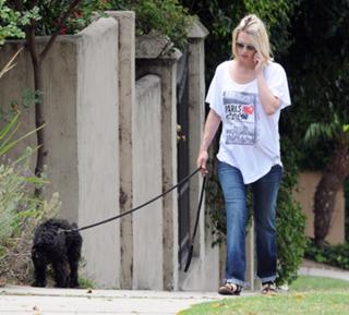 January Jones feet photo thumbnail