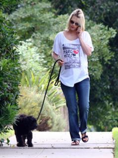 January Jones feet photo thumbnail
