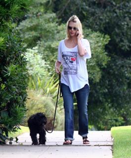 January Jones feet photo thumbnail