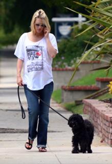 January Jones feet photo thumbnail