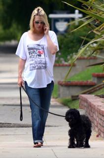 January Jones feet photo thumbnail
