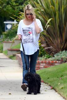 January Jones feet photo thumbnail