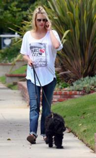 January Jones feet photo thumbnail