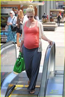 January Jones feet photo thumbnail