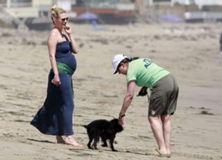 January Jones feet photo thumbnail