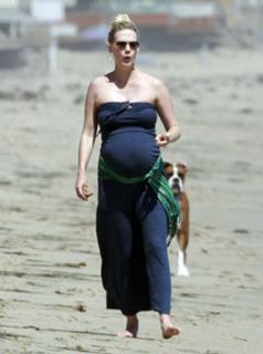 January Jones feet photo thumbnail