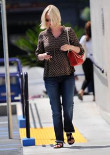 January Jones feet photo thumbnail